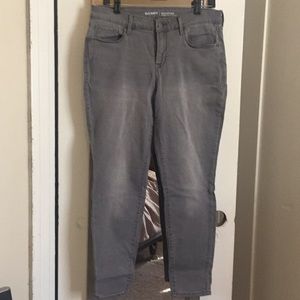 Old Navy ankle skinny jean.